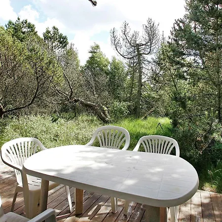 Vakantiehuis Three-bedroom Holiday In 35 Ålbæk