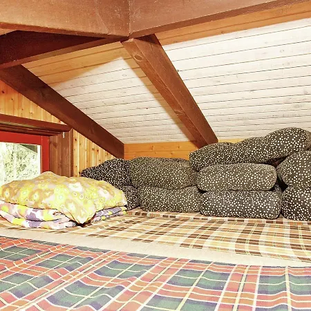 Three-bedroom Holiday In 35 Ålbæk